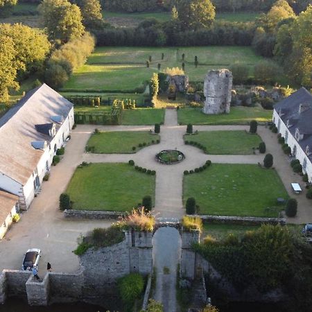 Chateau De La Chasse-Guerre Bed & Breakfast Hardanges Exterior photo